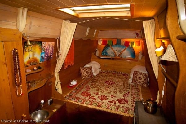 dipa-vasudeva-das-work-van-to-tiny-cabin-conversion-diy-motorhome-002-600x400