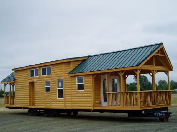 Elegant Park Model Log Home Shows Off A Superb Interior Design