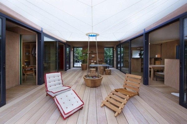Tiny-Beach-House-by-Louis-Vuitton-004-600x399