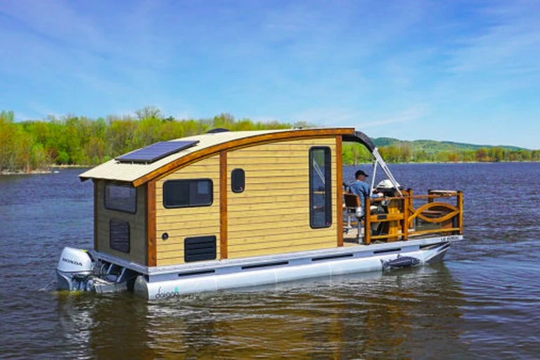 micro houseboat